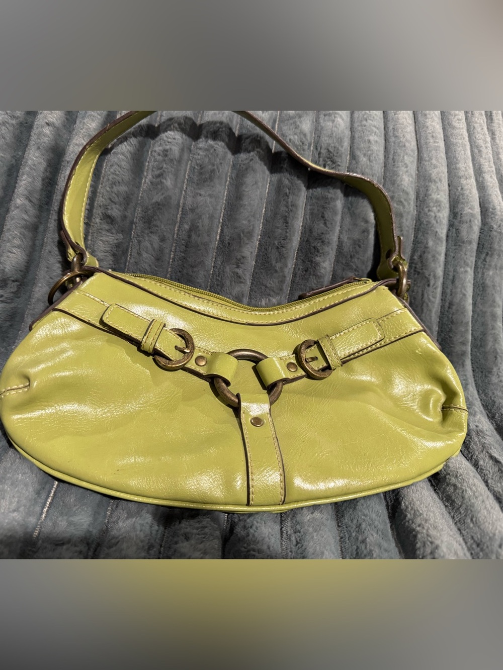 Vintage Y2K Nine West Olive Green Leather Shoulder Bag with Buckle Detail